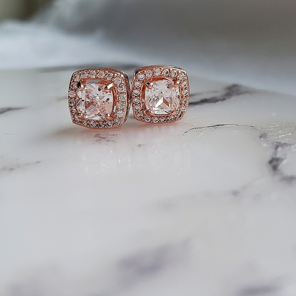 New Fashion Rose Gold Stud Earrings - Picture 2 of 7